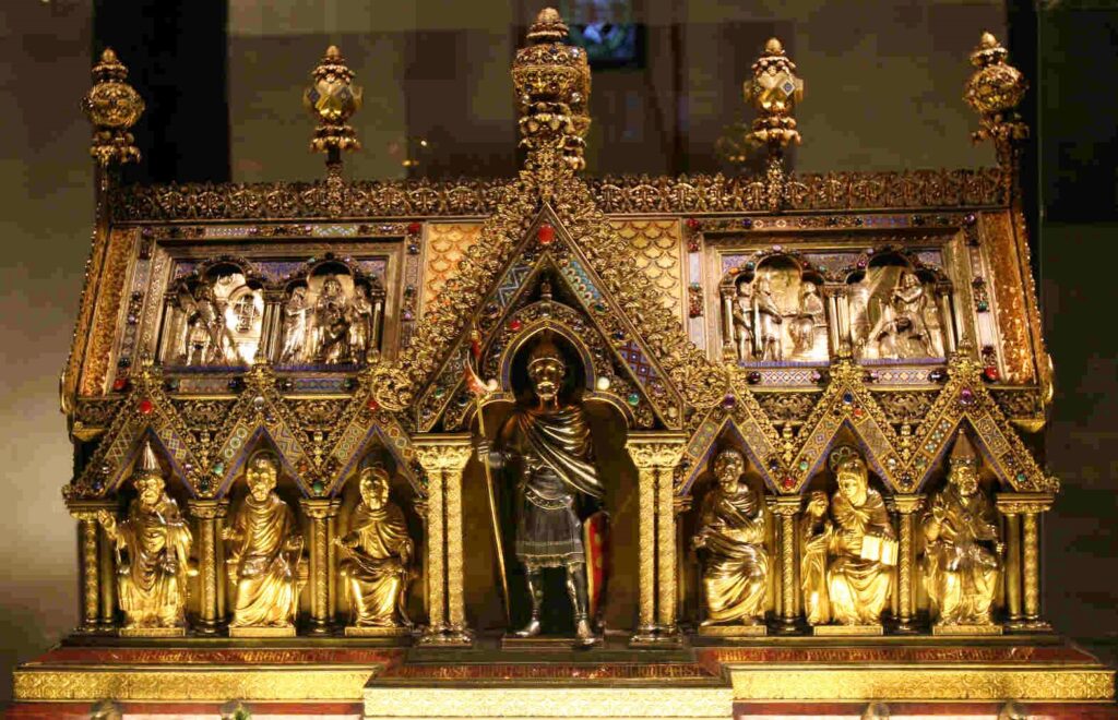 Bienvenidos a un artículo que explora la vida y el legado de San Quirino, un mártir cuyo cuerpo reposa en la iglesia de San Sebastián.