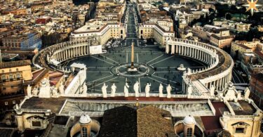 El Papa Francisco invita a redescubrir la Eucaristía como fuente de asombro y gratitud